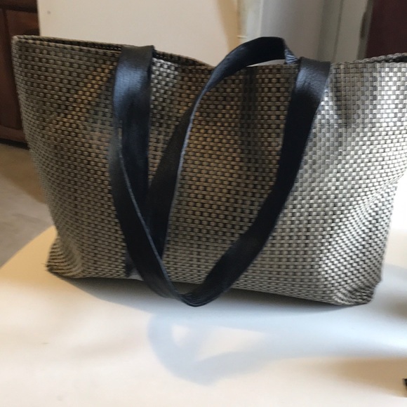 chilewich Handbags - Chilewich wicker tote